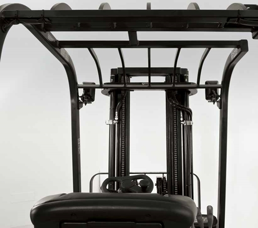 Raymond 4450 Sit Down Counterbalanced Forklift clear view mast design