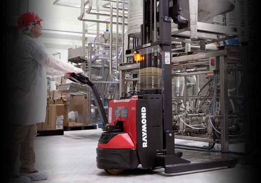 Raymond 6210 Walkie Straddle Stacker; Walkie Pallet Stacker with AC traction control