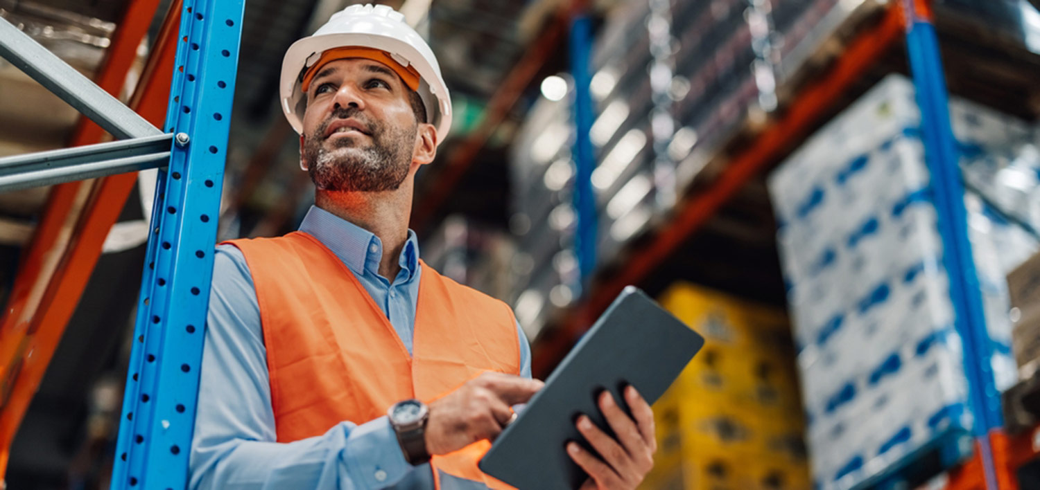 Conveyors vs montacargas: ¿qué solución es mejor para mi operación?