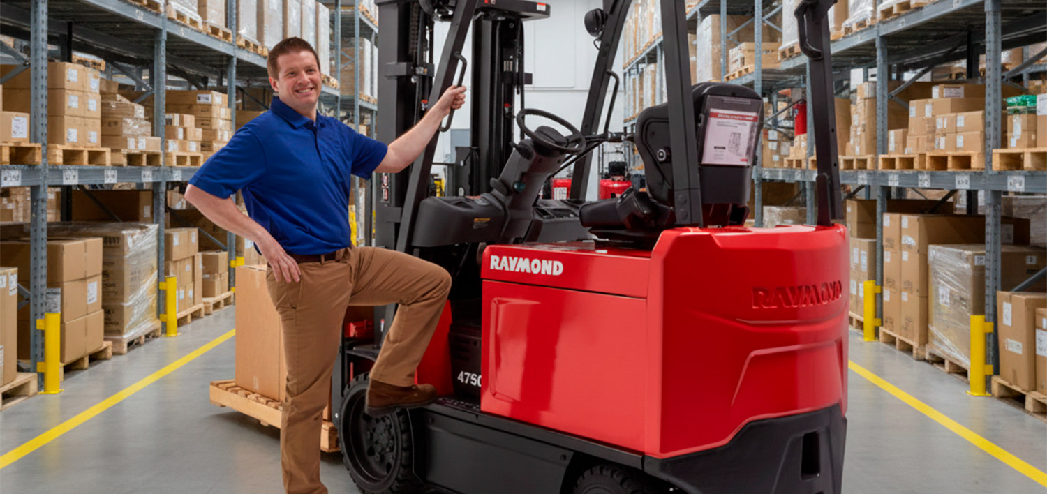 Cómo los hábitos del operador transforman el rendimiento del montacargas